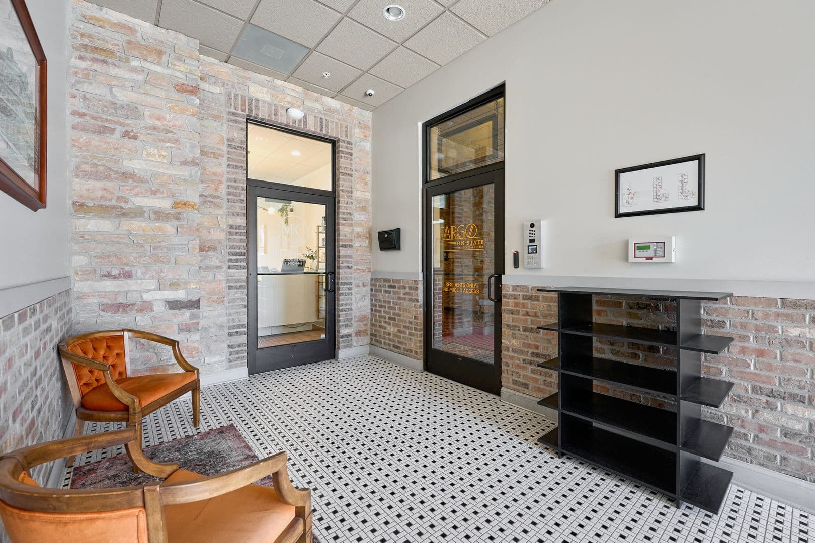 Sycamore Apartment: 355 W State Street