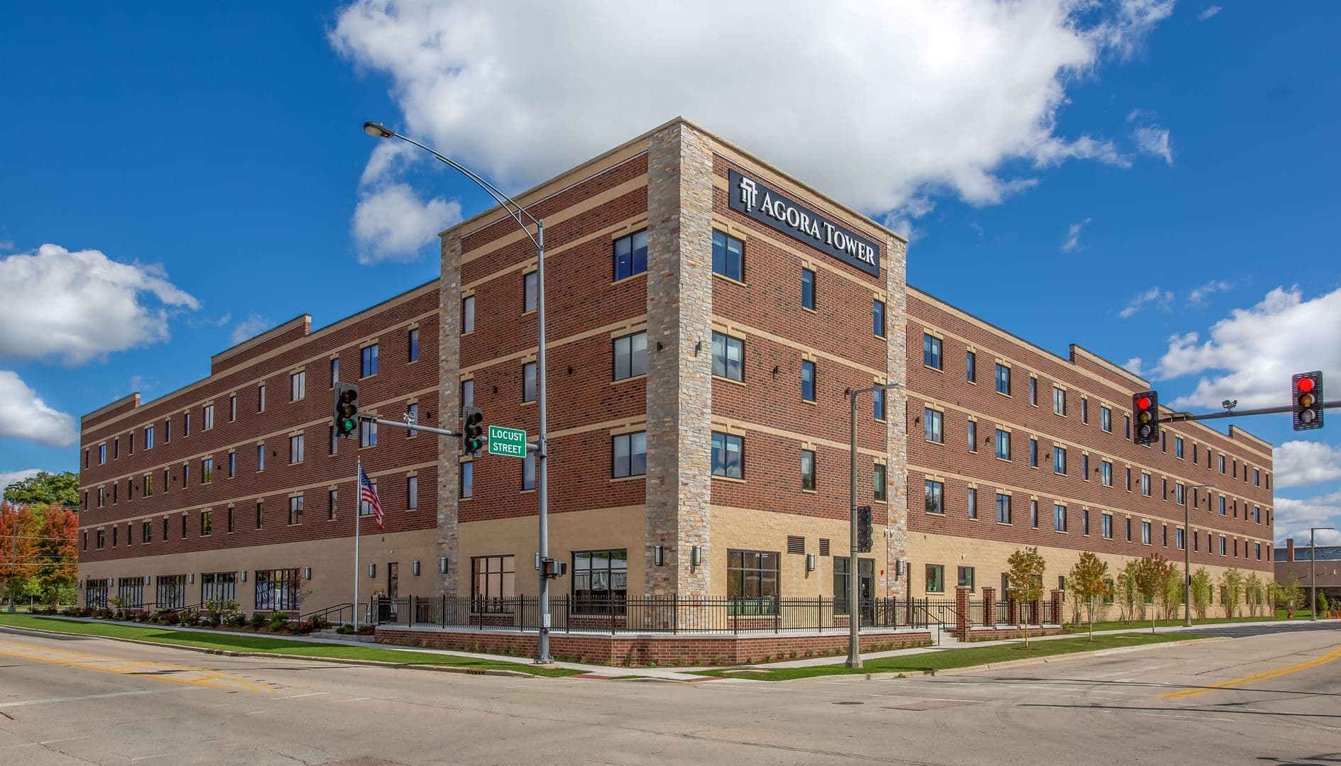 DeKalb Apartment: 408 Oak Street
