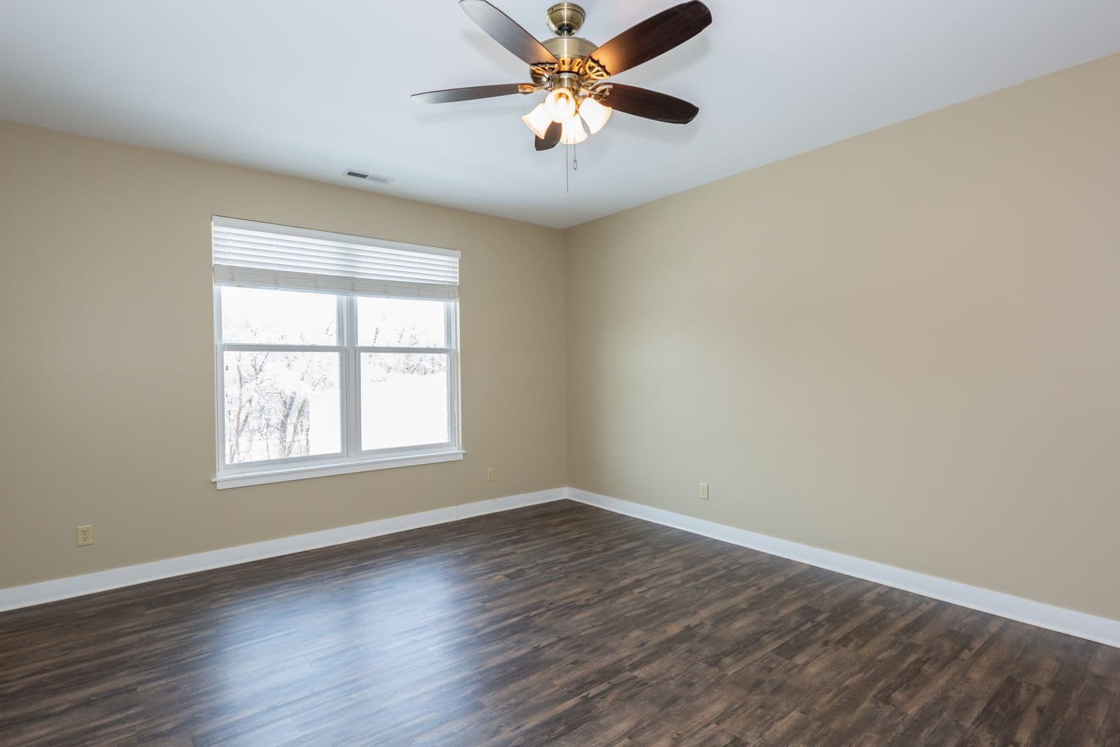 DeKalb Apartment: 2179 Sycamore Road