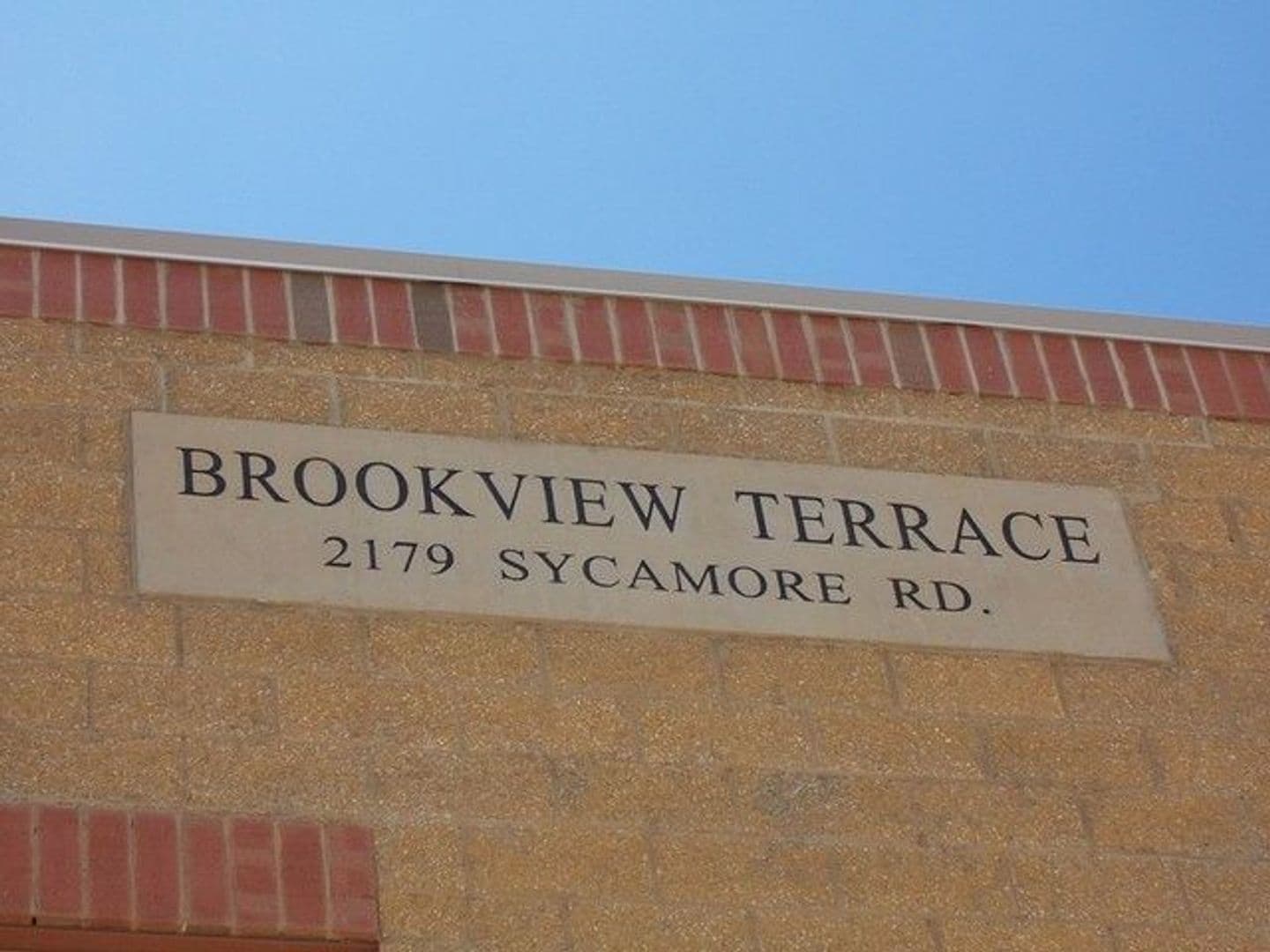 DeKalb Apartment: 2179 Sycamore Road