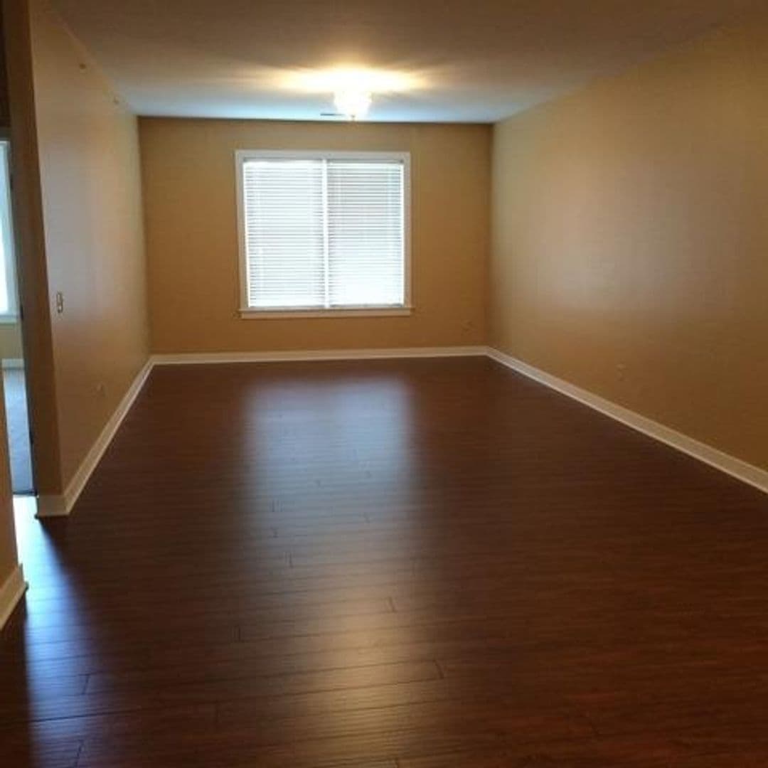 Sycamore Apartment: 437 W State Street
