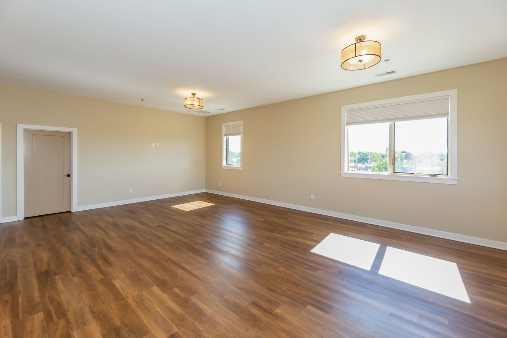 DeKalb Apartment: 408 Oak Street