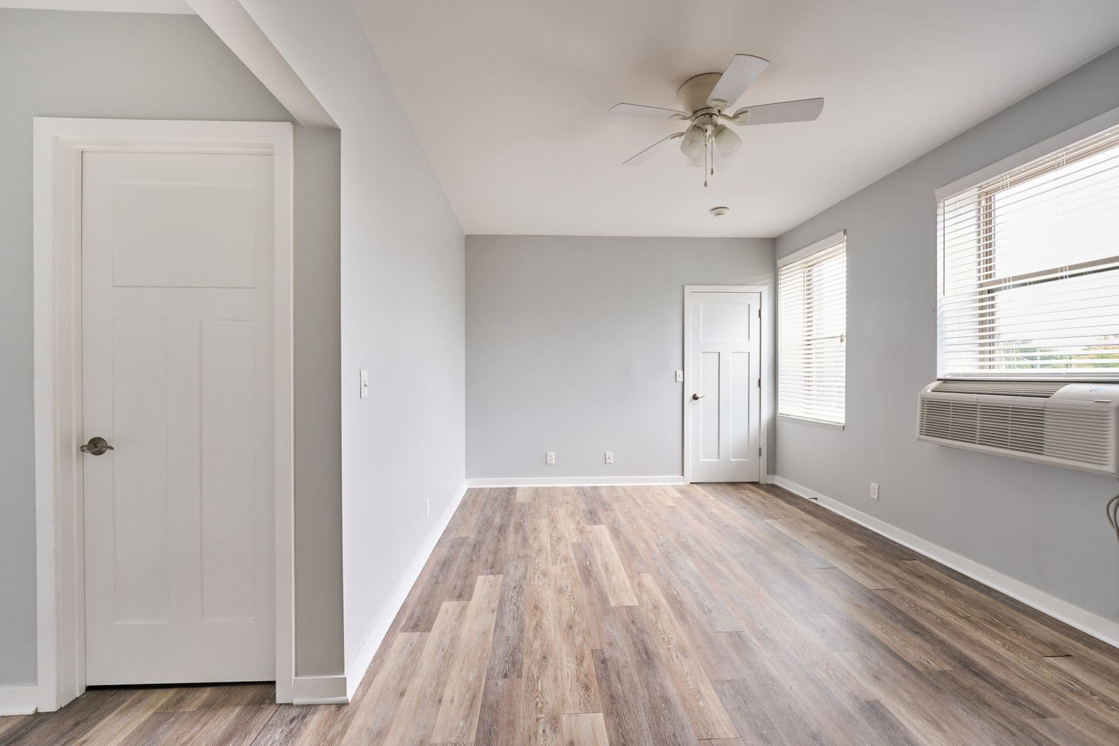 Sycamore Apartment: 355 W State Street