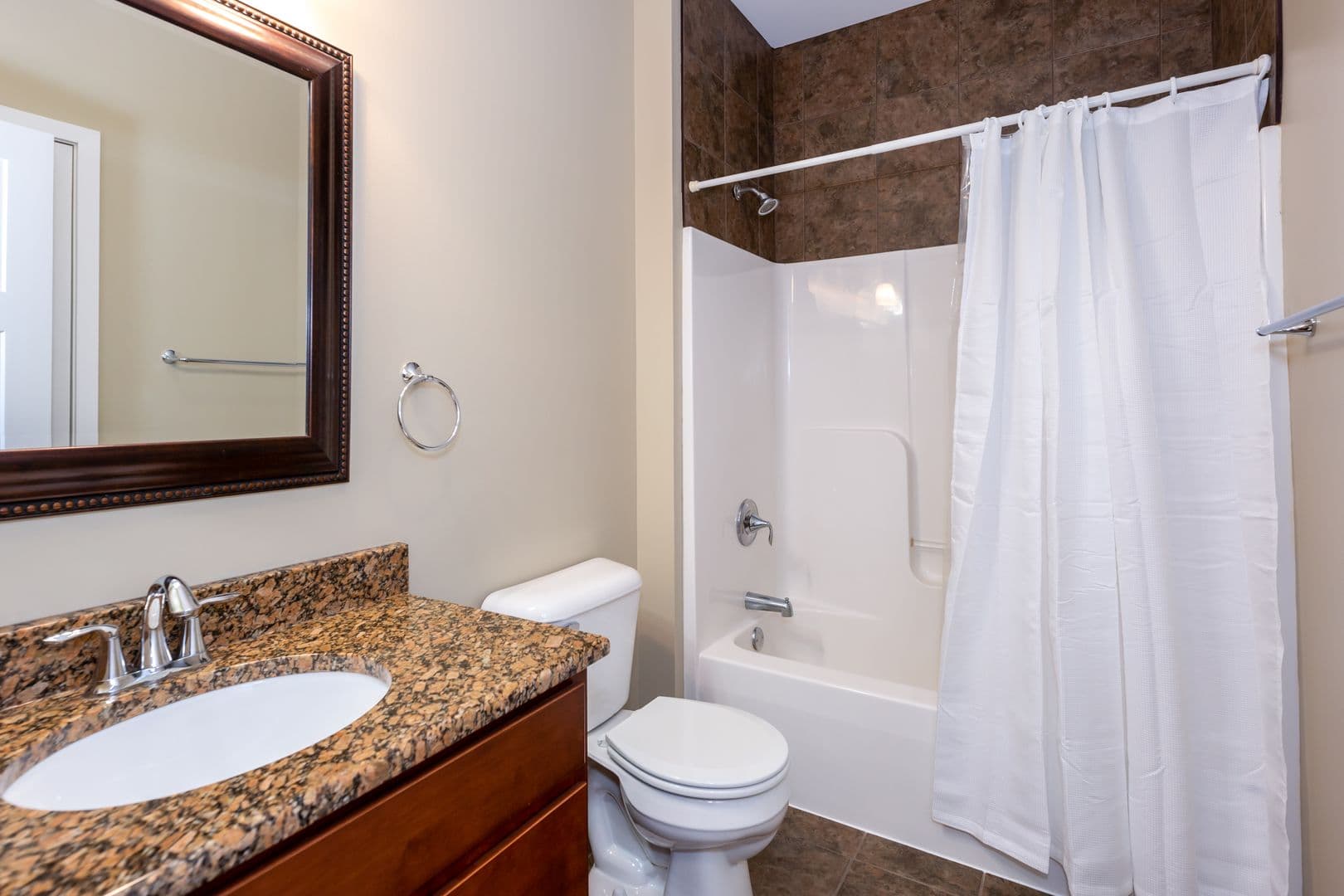 DeKalb Apartment: 2179 Sycamore Road