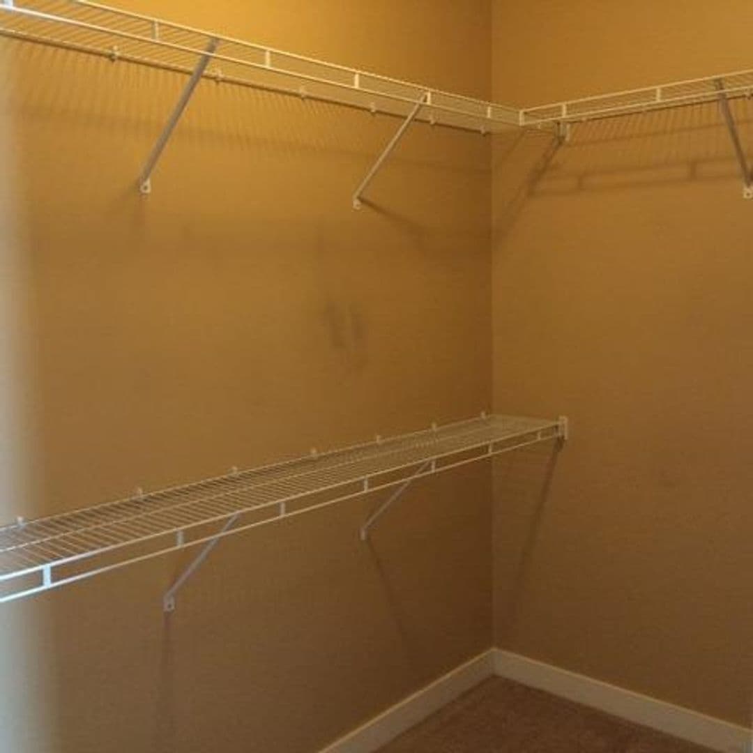 Sycamore Apartment: 437 W State Street