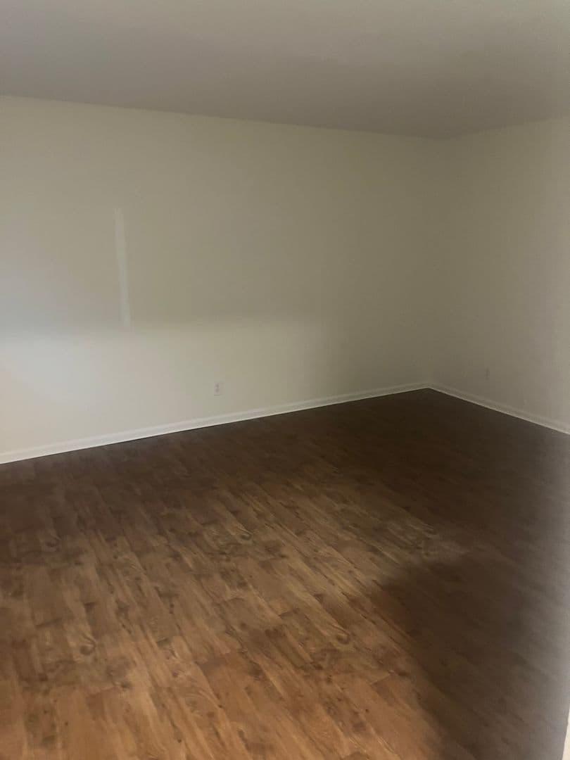 Louisville Apartment: 2001, 2003, 2005 Terril Lane