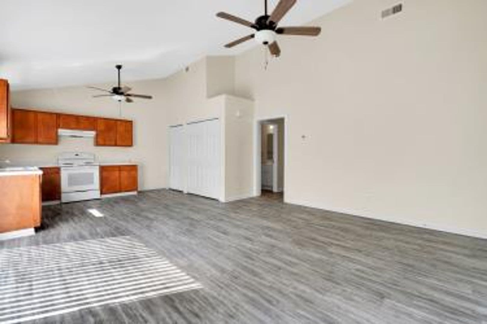 New Albany Apartment: 1821 - 1839 Scott Road