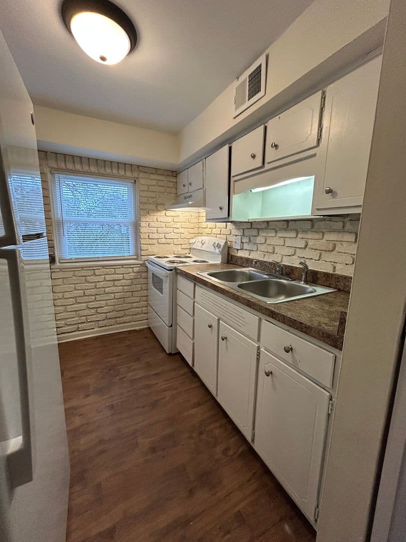 Louisville Apartment: 2007 Terril Lane