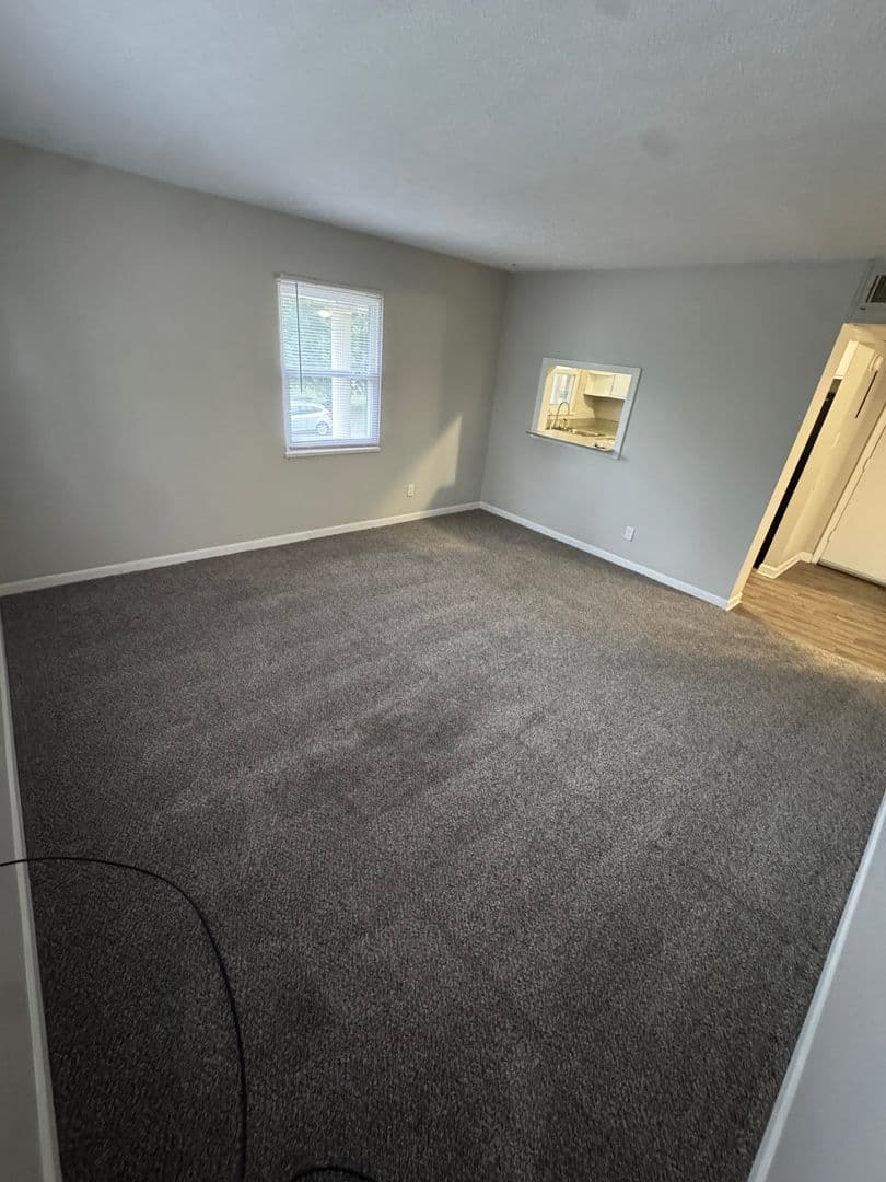 Jeffersonville Apartment: 810-811 Howard Avenue