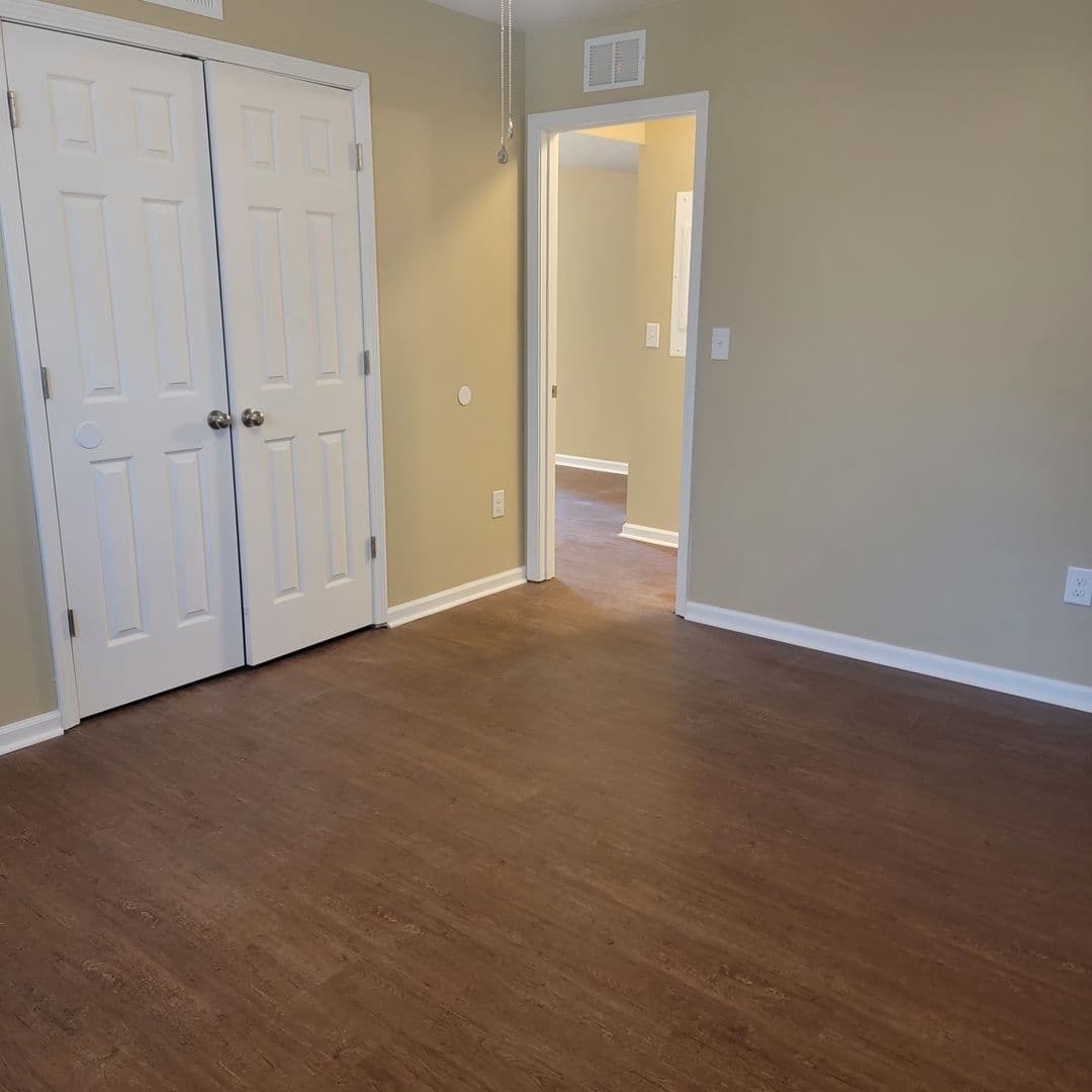 Louisville Apartment: 2007 Terril Lane