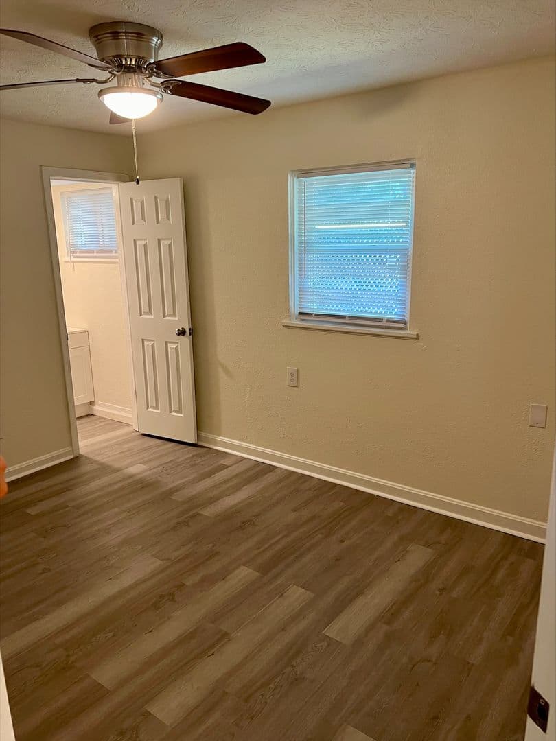 Louisville Apartment: 2007 Terril Lane