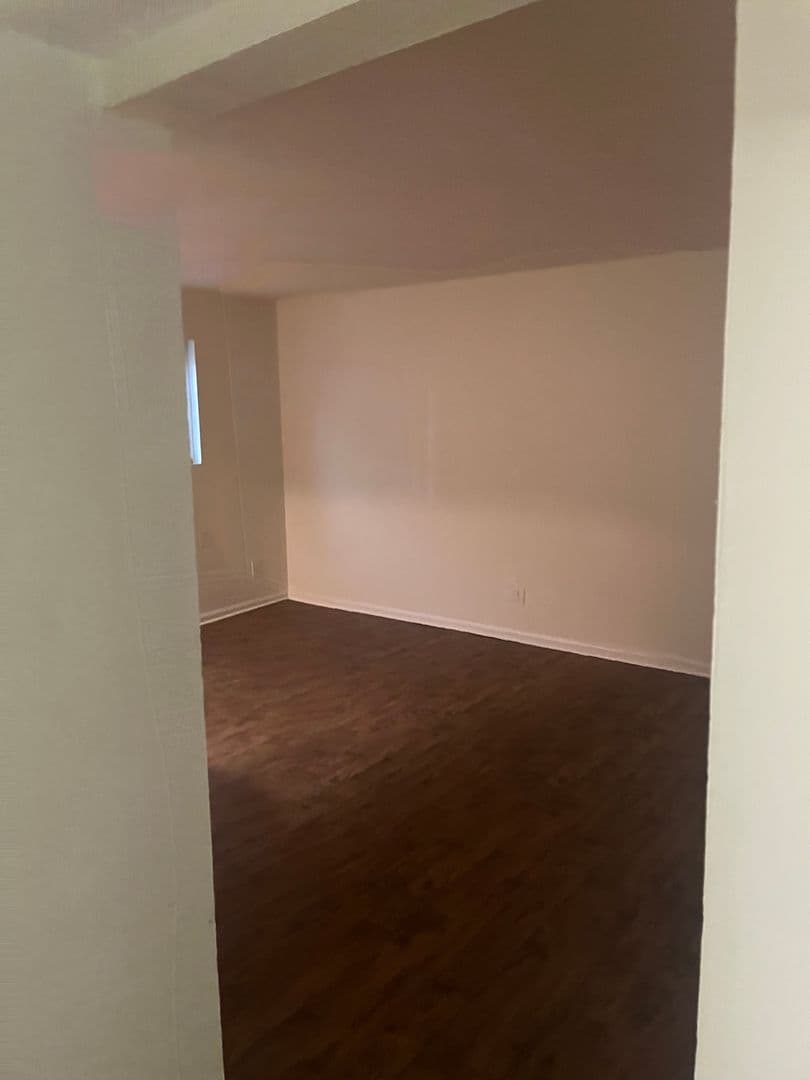 Louisville Apartment: 2001, 2003, 2005 Terril Lane