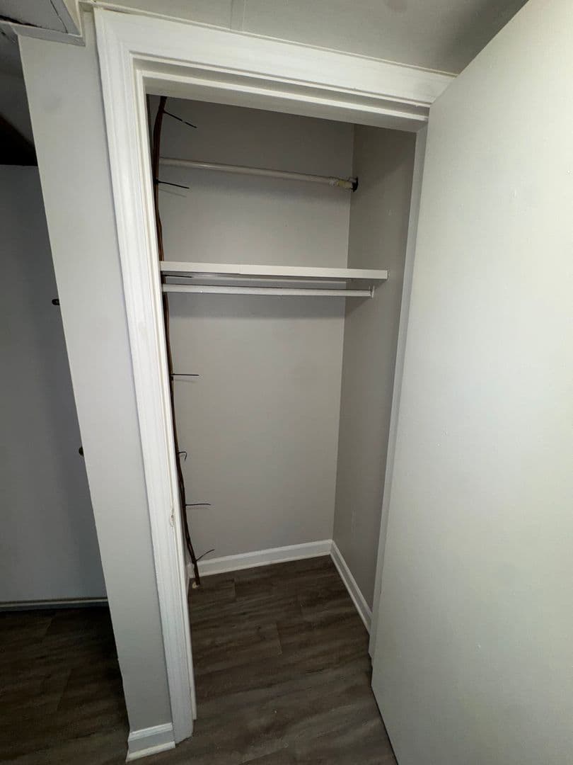 Jeffersonville Apartment: 810-811 Howard Avenue