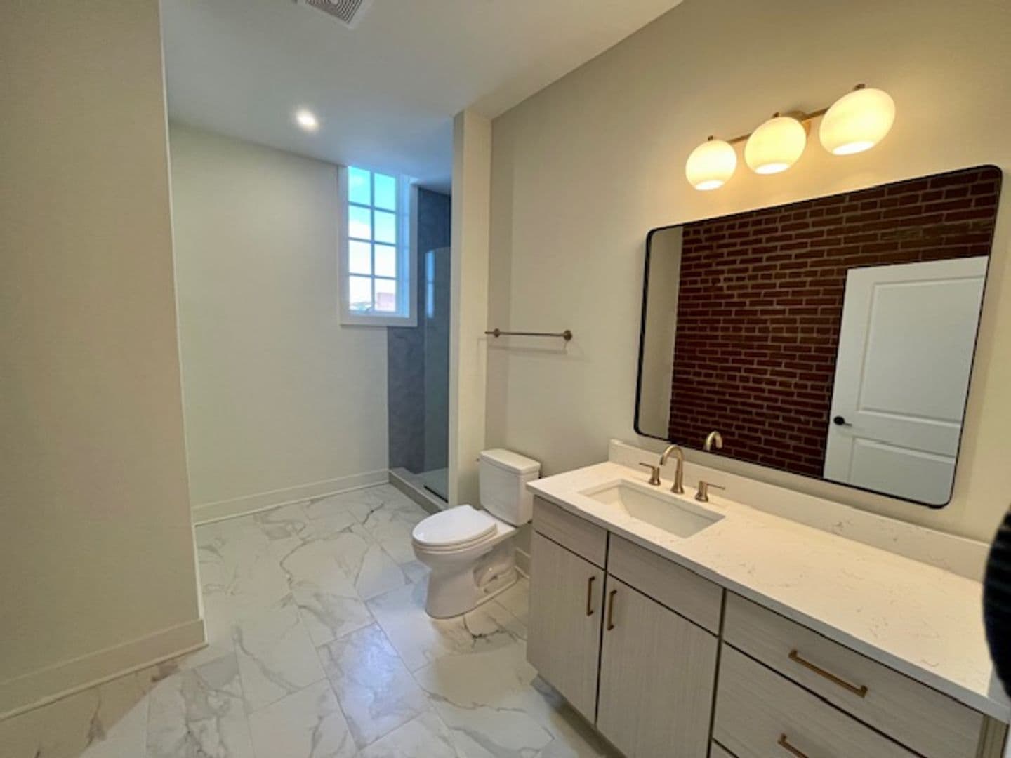 Louisville Apartment: 1810 Sils Avenue