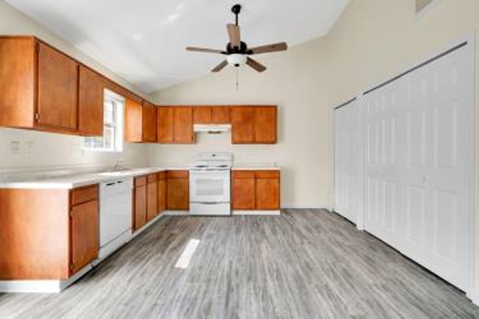 New Albany Apartment: 1821 - 1839 Scott Road