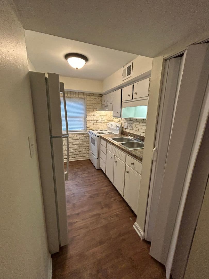 Louisville Apartment: 2007 Terril Lane