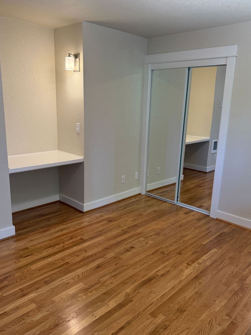 Portland Apartment: 10317 NE Hoyt St
