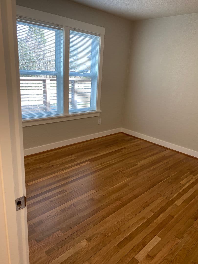 Portland Apartment: 732 NE Prescott St # 3