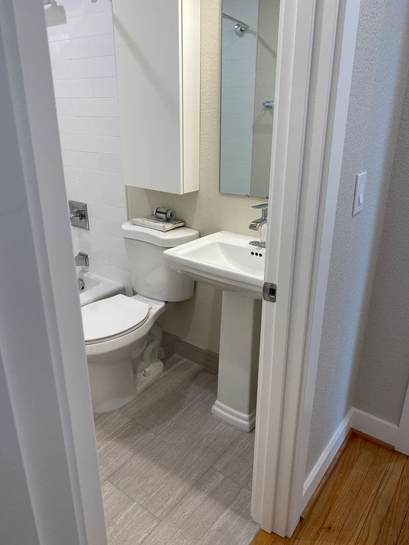 Portland Apartment: 732 NE Prescott Street Unit 2