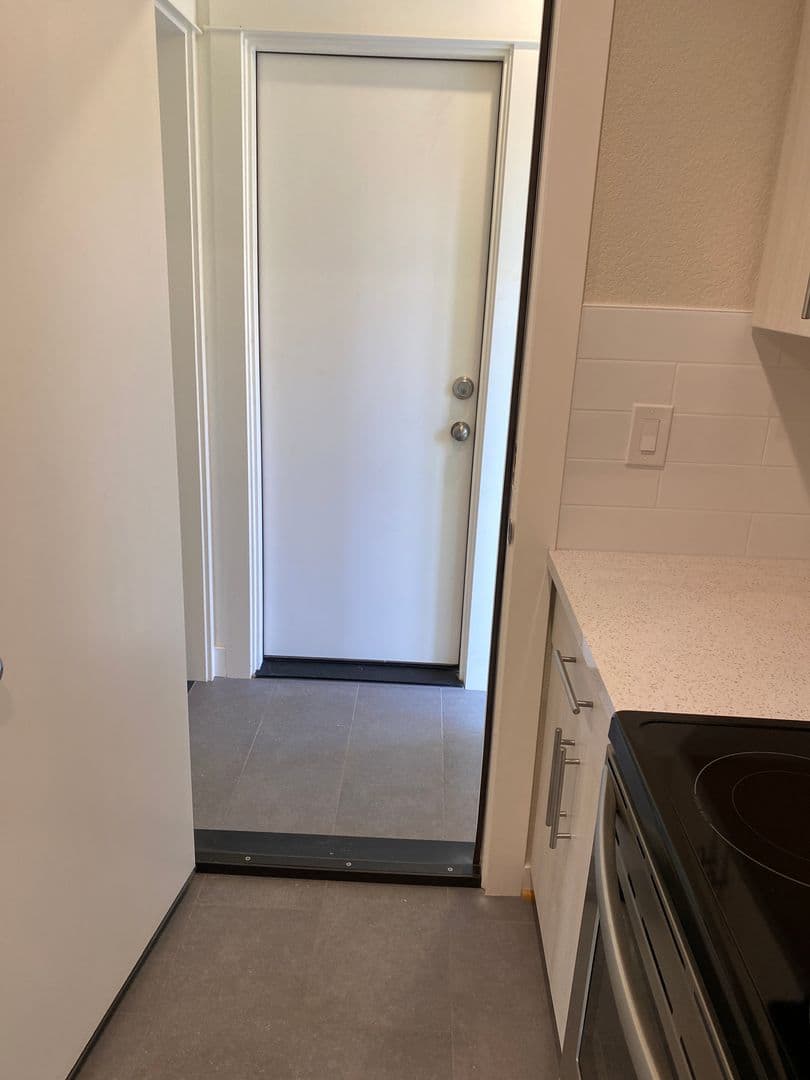 Portland Apartment: 732 NE Prescott St # 3