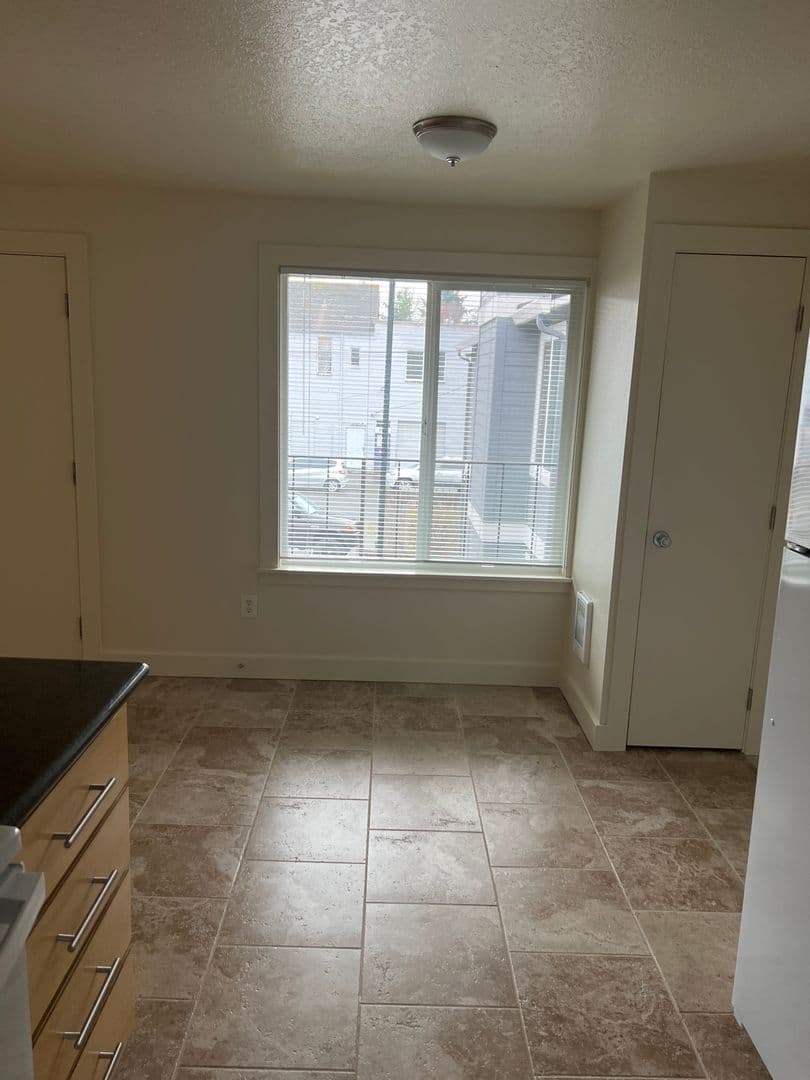Portland Apartment: 2801 N. Ainsworth