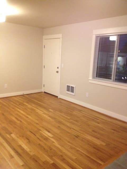 Portland Apartment: 6110 SE 52nd. Ave