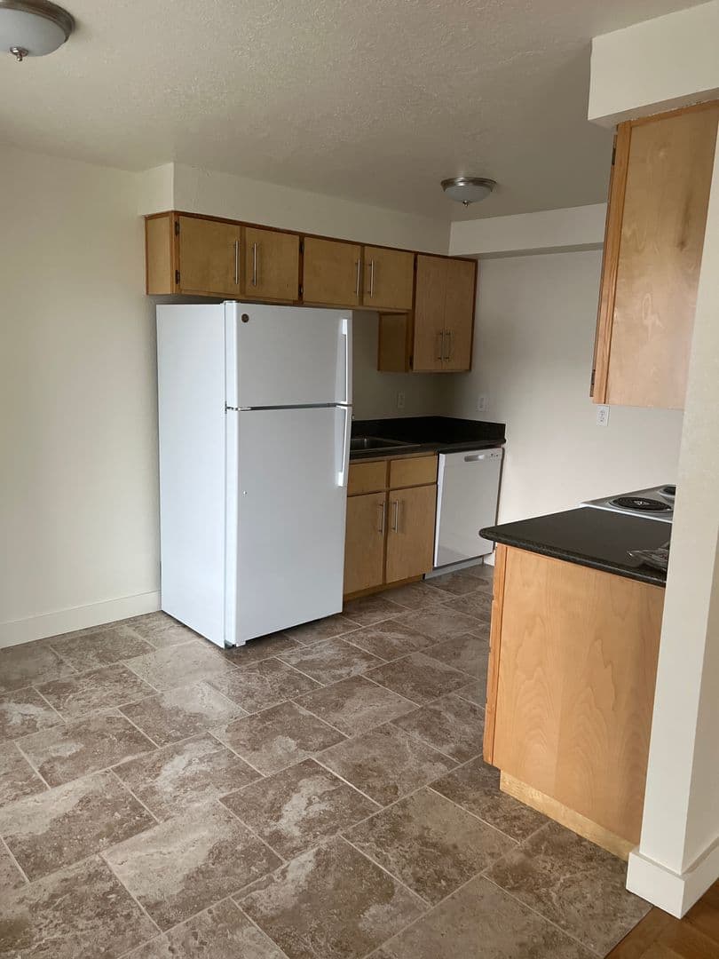 Portland Apartment: 2801 N. Ainsworth