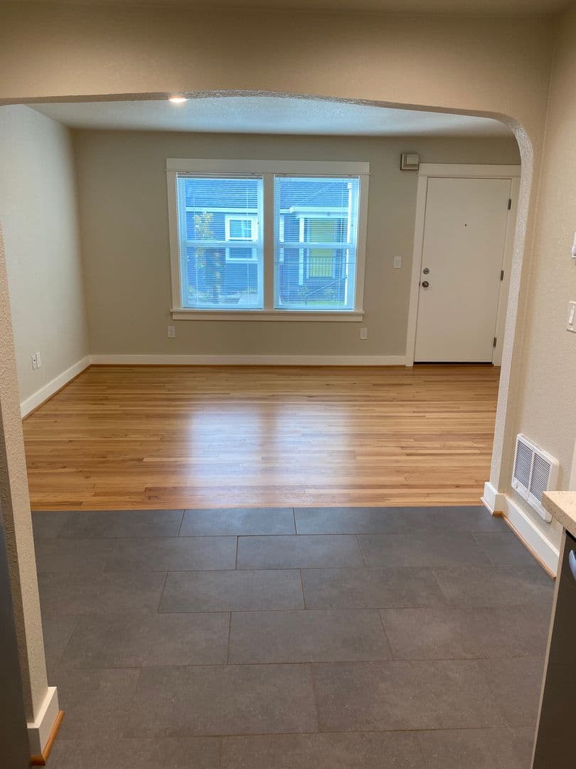 Portland Apartment: 732 NE Prescott Street Unit 2