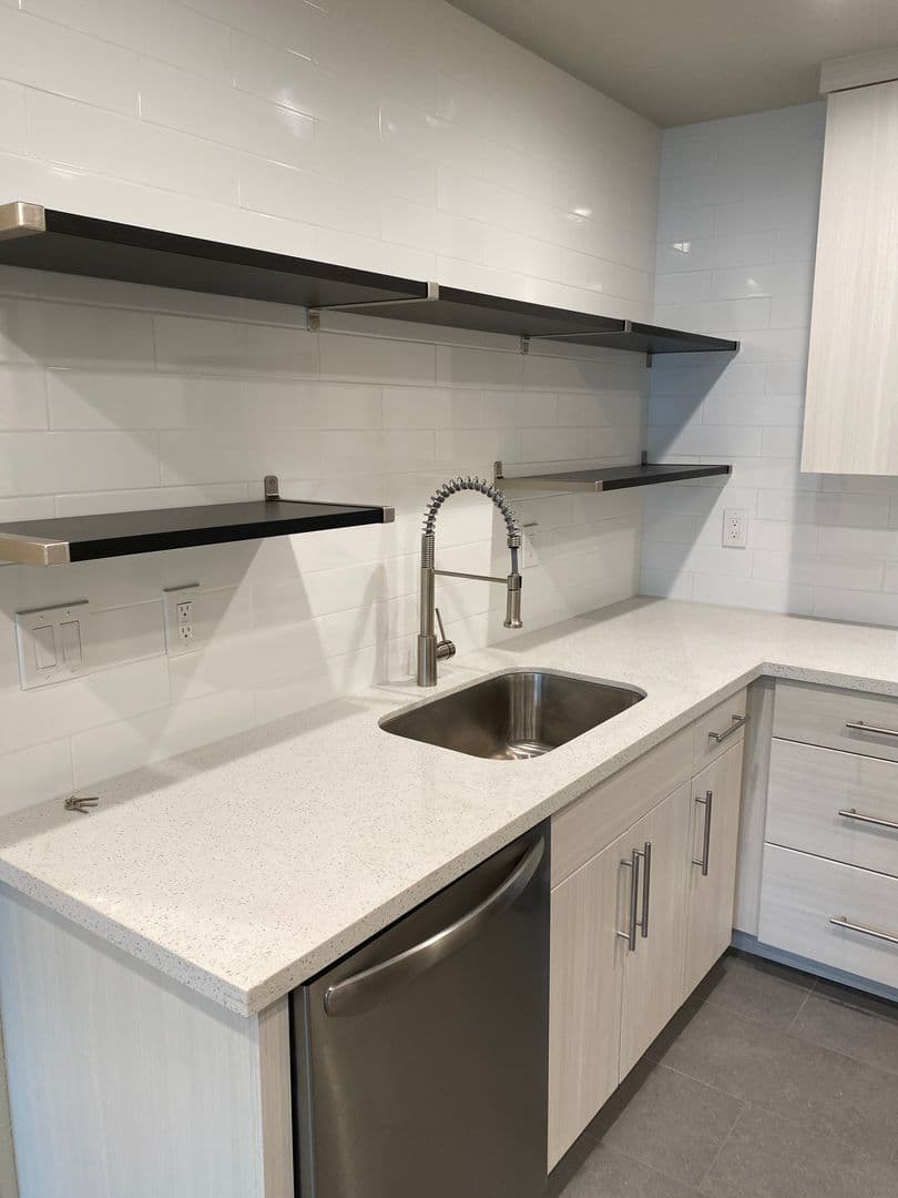 Portland Apartment: 732 NE Prescott Street Unit 2