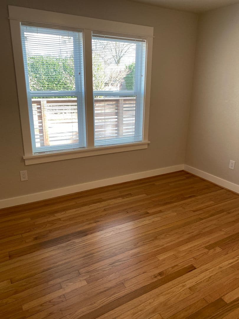 Portland Apartment: 732 NE Prescott Street Unit 2