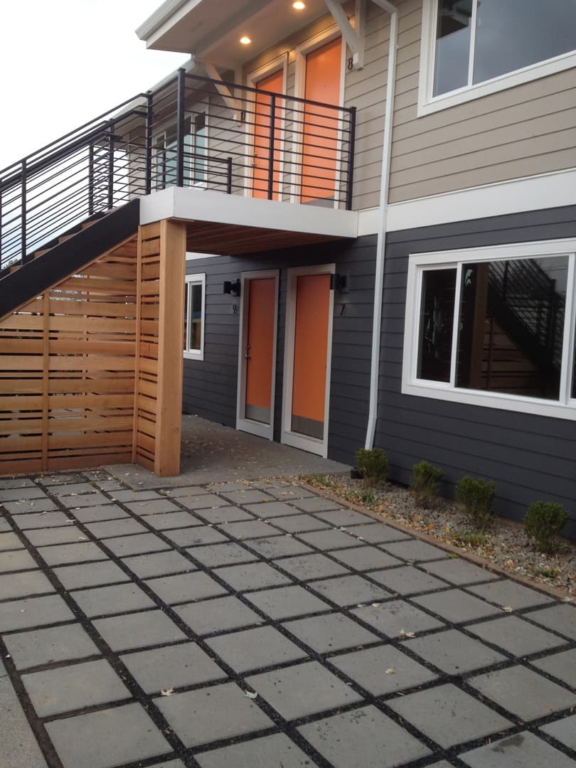 Portland Apartment: 6110 SE 52nd. Ave