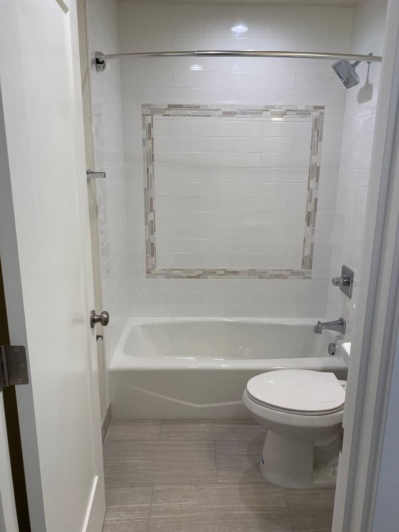Portland Apartment: 732 NE Prescott Street Unit 2