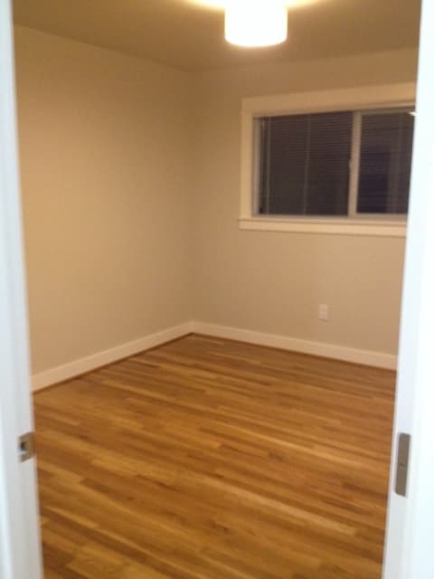 Portland Apartment: 6110 SE 52nd. Ave