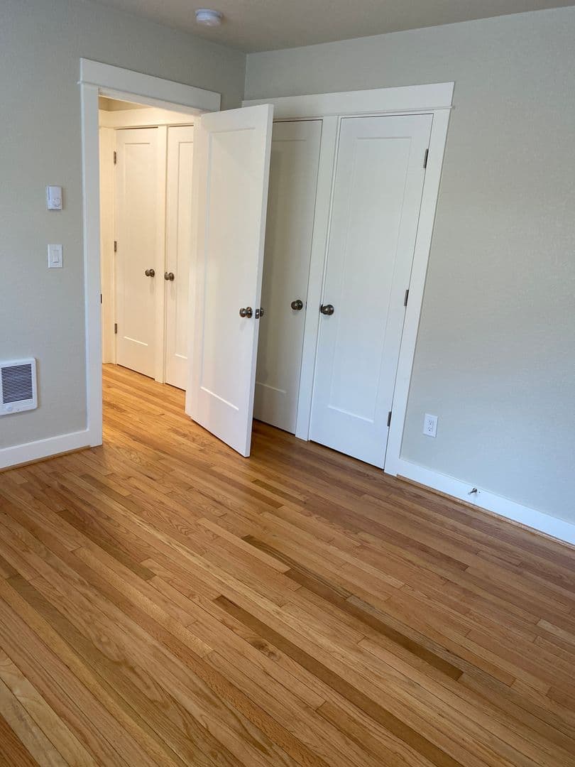 Portland Apartment: 732 NE Prescott Street Unit 2