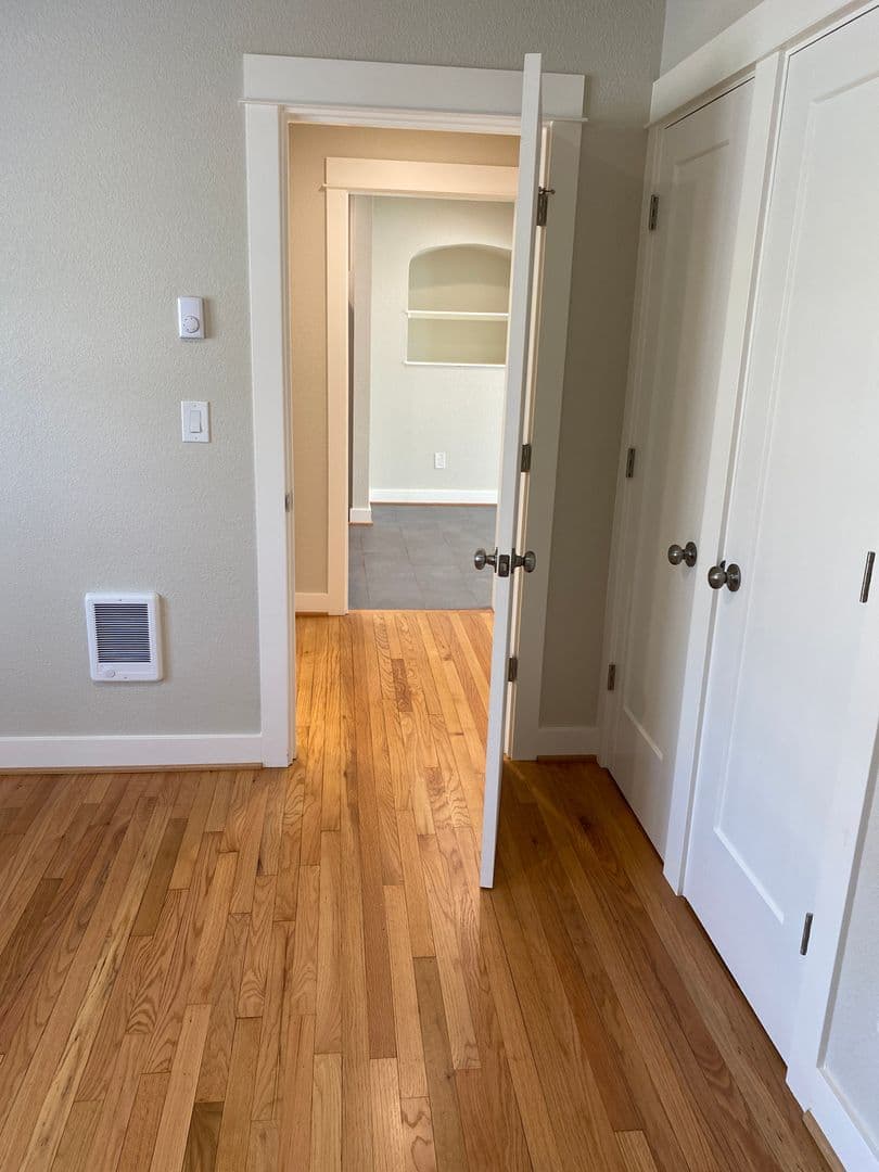 Portland Apartment: 732 NE Prescott Street Unit 2