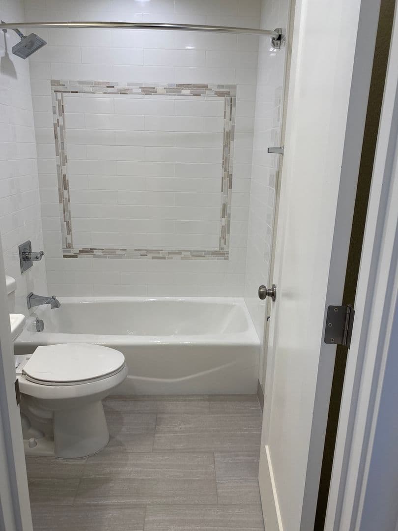 Portland Apartment: 732 NE Prescott St # 3