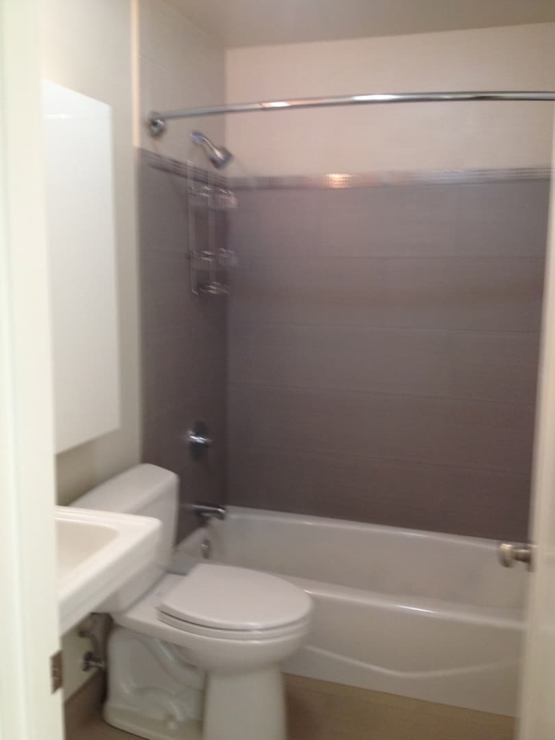 Portland Apartment: 6110 SE 52nd. Ave