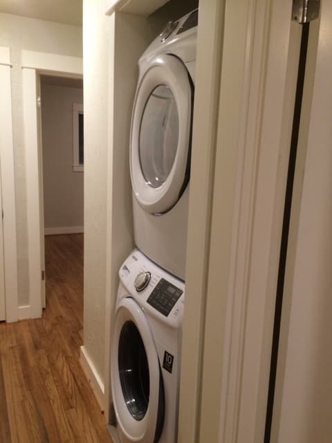 Portland Apartment: 7515 N Westanna