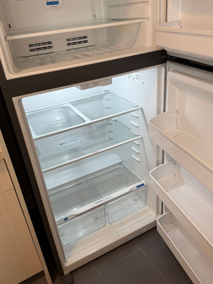 Portland Apartment: 10317 NE Hoyt St