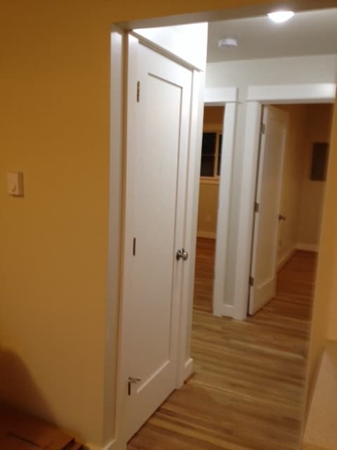 Portland Apartment: 6110 SE 52nd. Ave