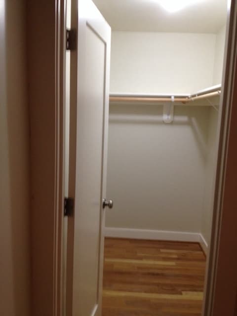 Portland Apartment: 6110 SE 52nd. Ave