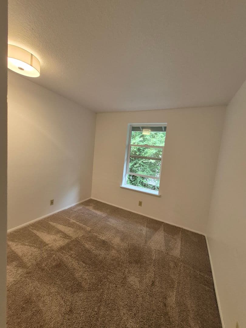 Portland Apartment: 6820 SW Garden Home Rd