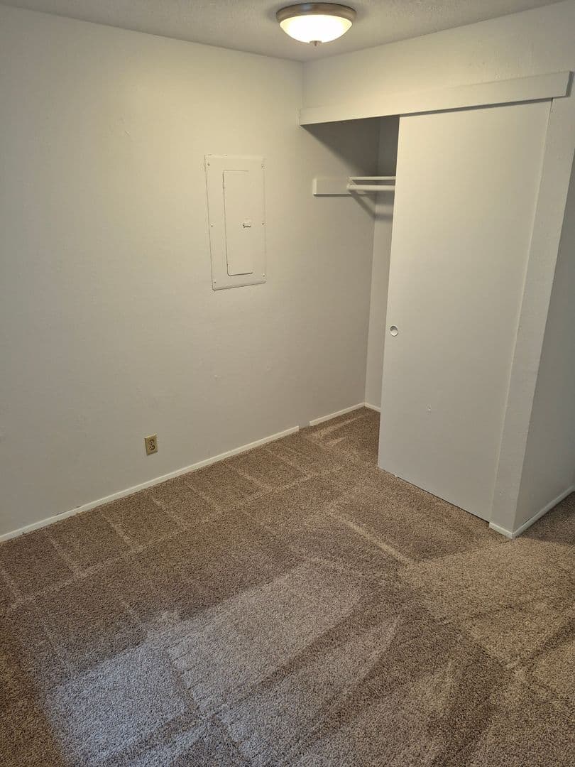 Portland Apartment: 6820 SW Garden Home Rd