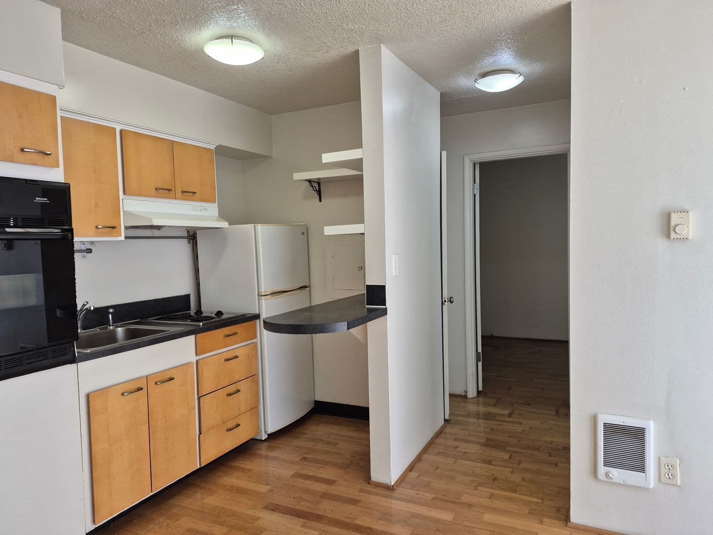 Portland Apartment: 1940 SE 12th Ave.