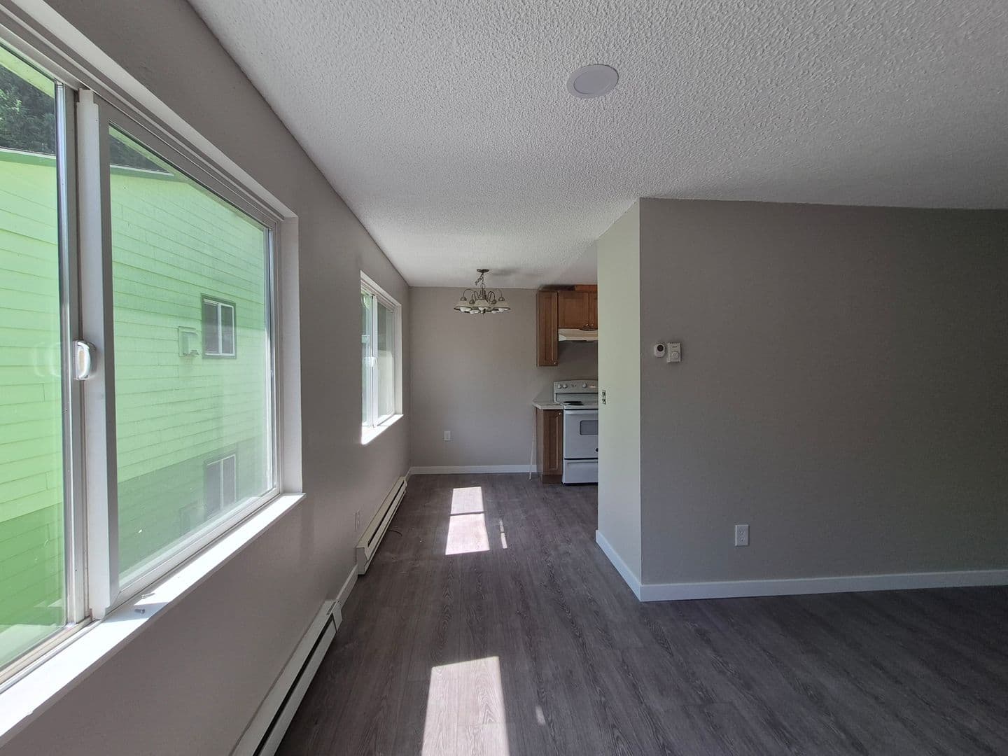 Portland Apartment: 3721 SE 13th Ave
