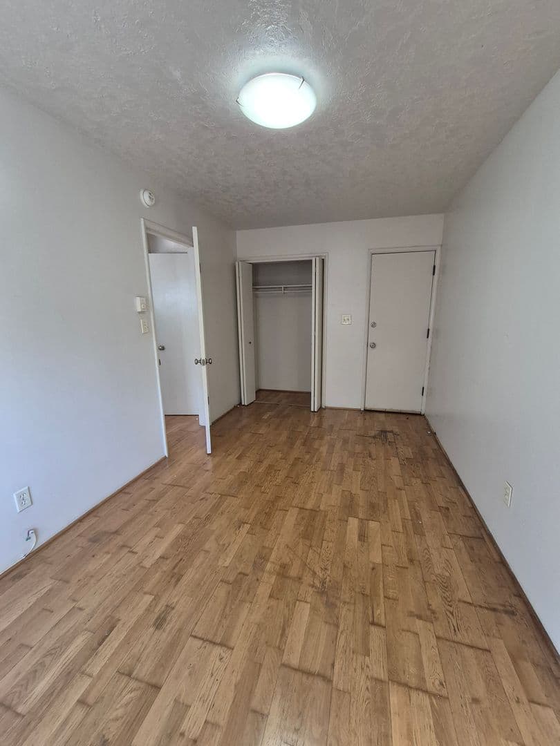 Portland Apartment: 1940 SE 12th Ave.