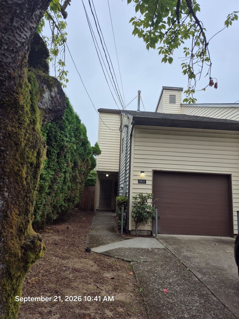 Portland Apartment: 2603-2621 SE 35th Pl
