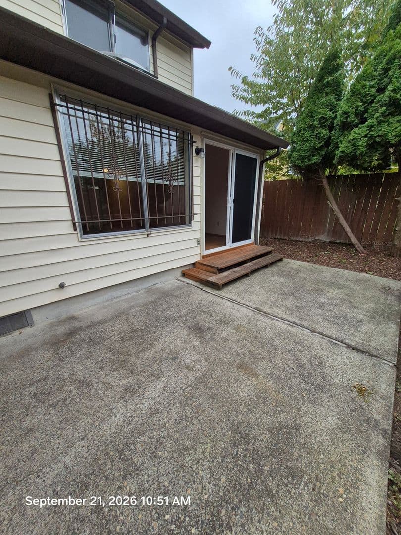 Portland Apartment: 2603-2621 SE 35th Pl
