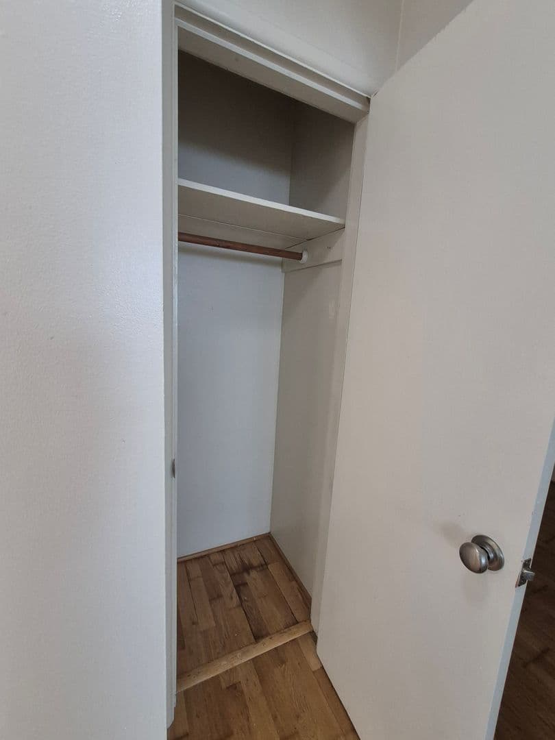 Portland Apartment: 1940 SE 12th Ave.