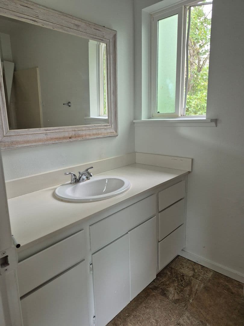 Portland Apartment: 6820 SW Garden Home Rd